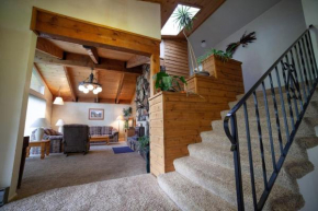 Spacious 4BR 3BA Convenient Downtown Driggs House